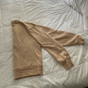 Boxy ALO Yoga Sweatshirt